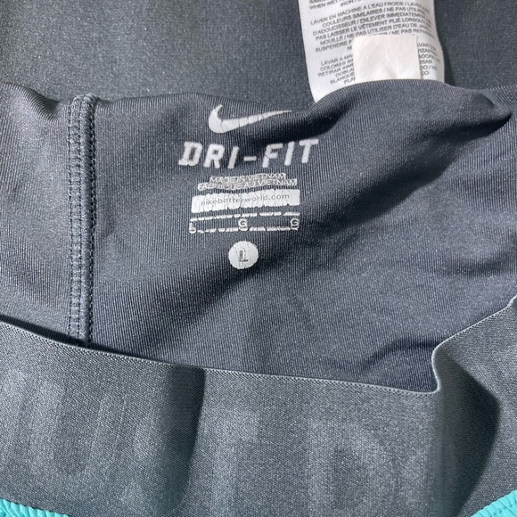 Nike Shorts (Large) - Picture 3 of 3